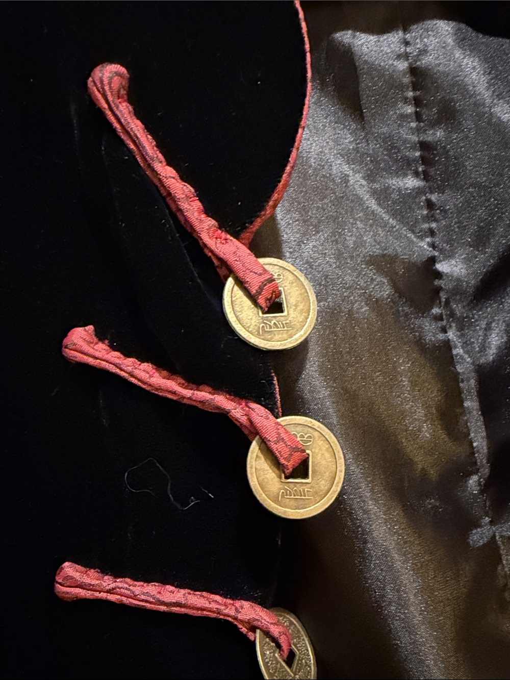 Black Velvet 100% silk Chinese style Blazer with Red Trim and lucky coin - Picture 8 of 10